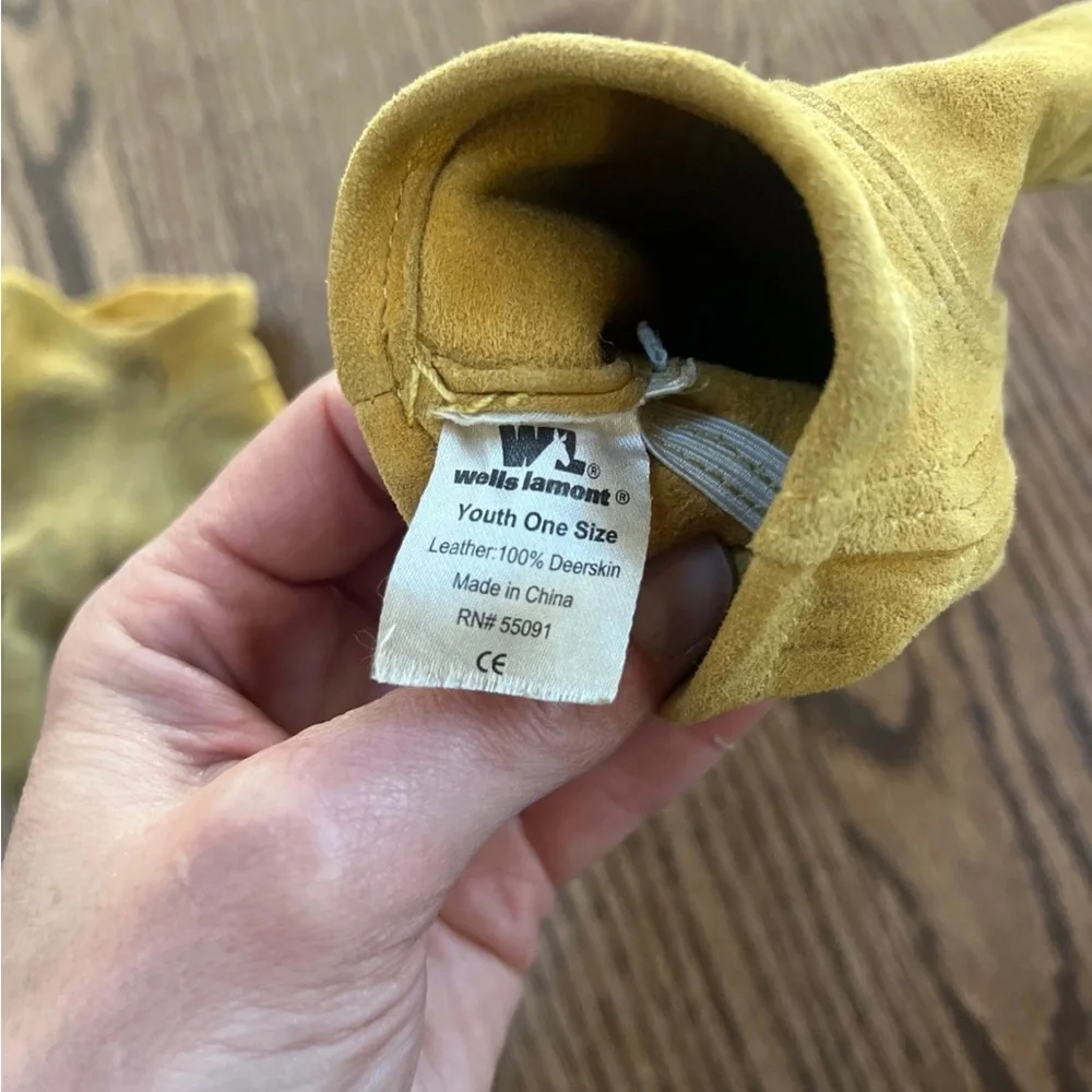 ❤️3/$20❤️ 4-6y old leather work gloves